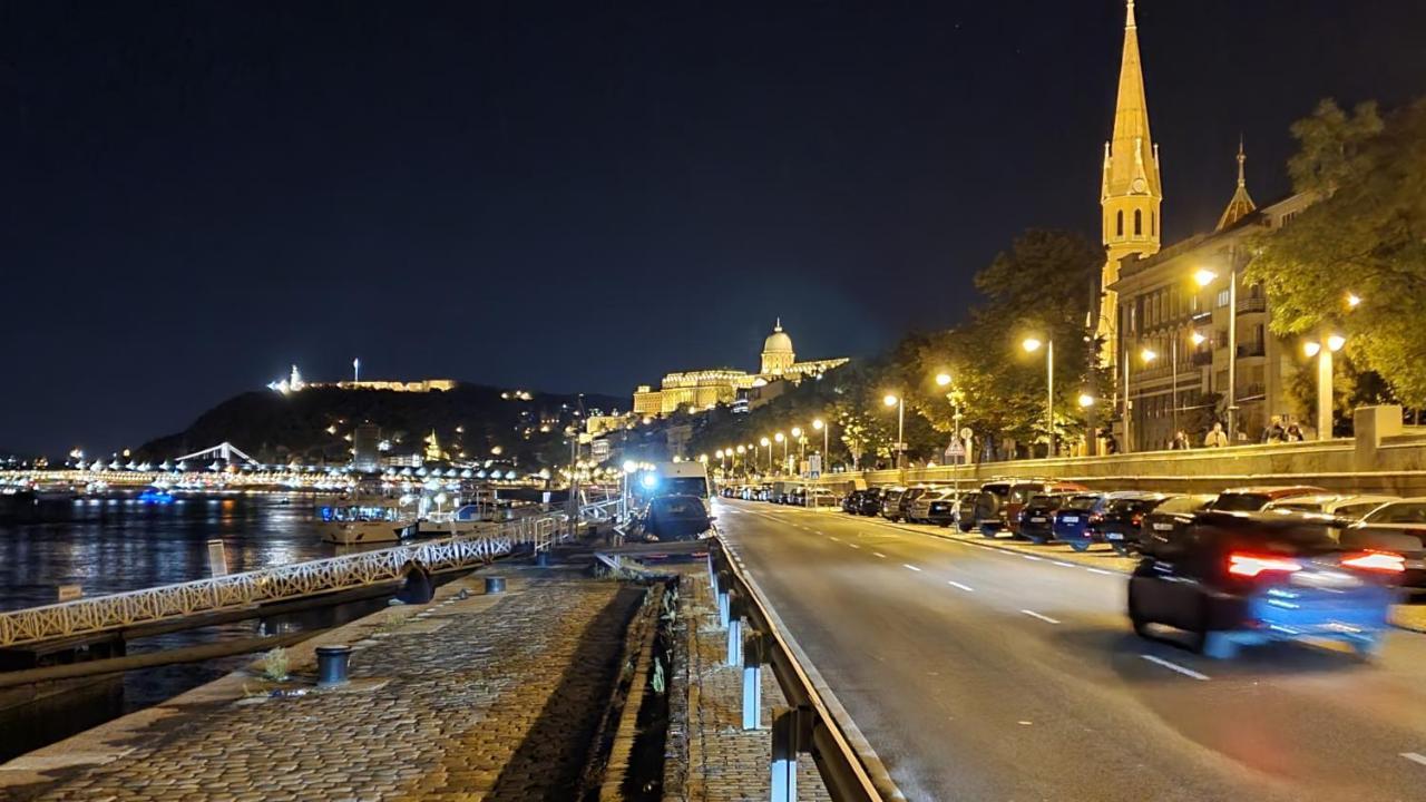 Parliament View Apartment Budapest Exterior photo